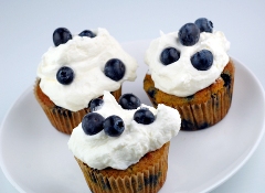 blueberries-and-cream-gluten-free-cupcakes11